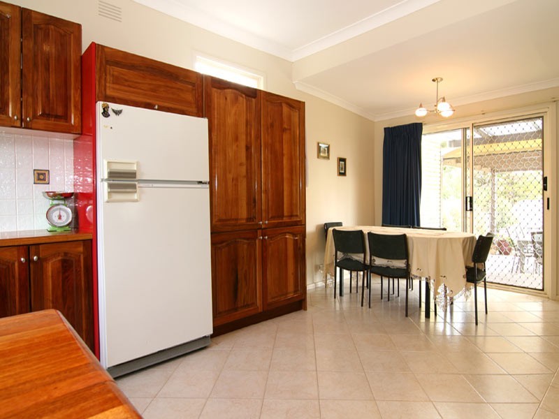 11 Bendigo Crescent, Flora Hill VIC 3550