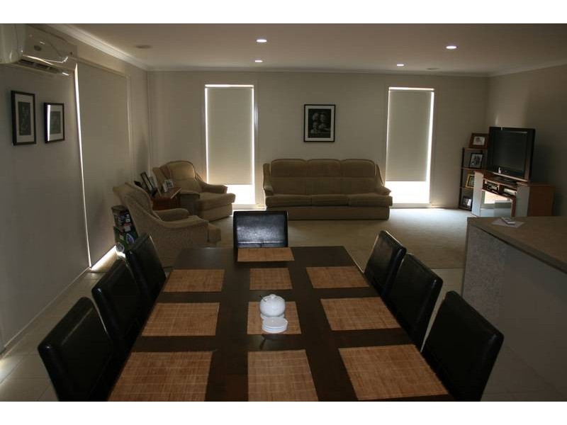 2 Bushwalk Grove, Epsom VIC 3551