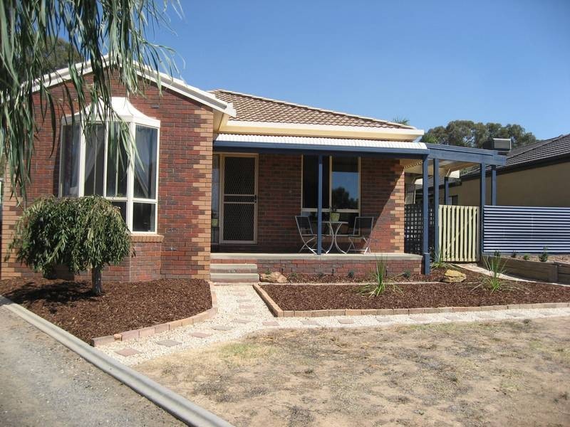 4 Fraser Court, Kangaroo Flat VIC 3555