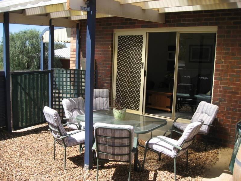 4 Fraser Court, Kangaroo Flat VIC 3555