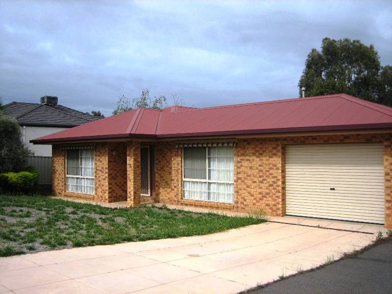 12 Bourke Drive, Strathdale VIC 3550