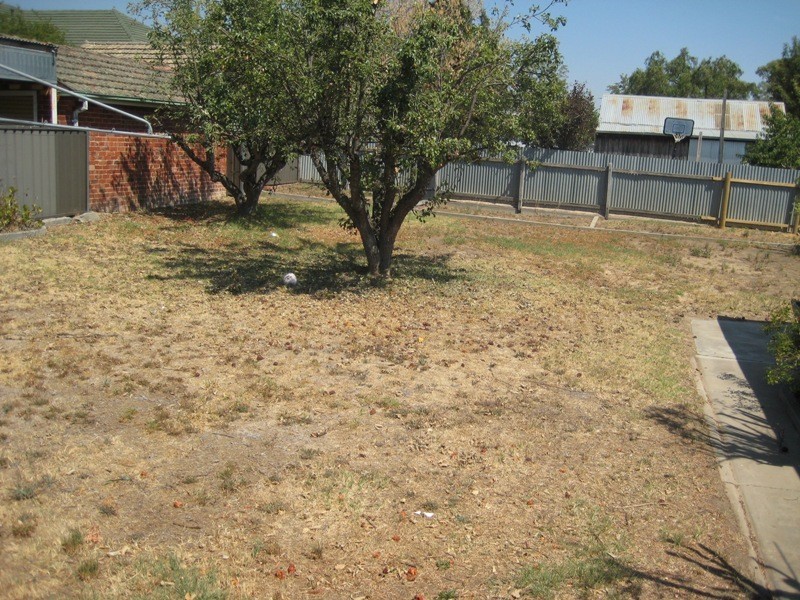 10 Elm Street, Golden Square VIC 3555