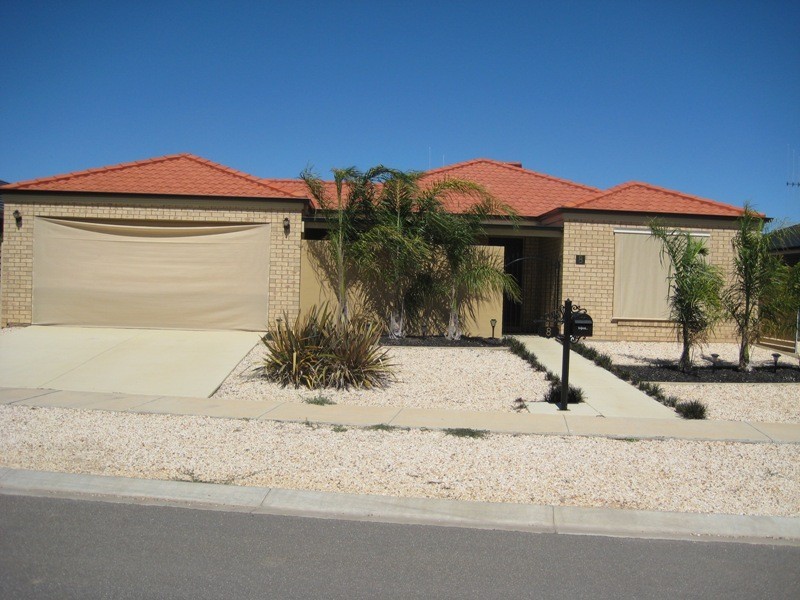 8 Greenfield Court, Epsom VIC 3551