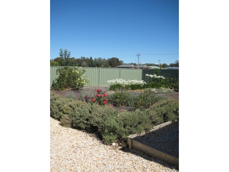 8 Greenfield Court, Epsom VIC 3551