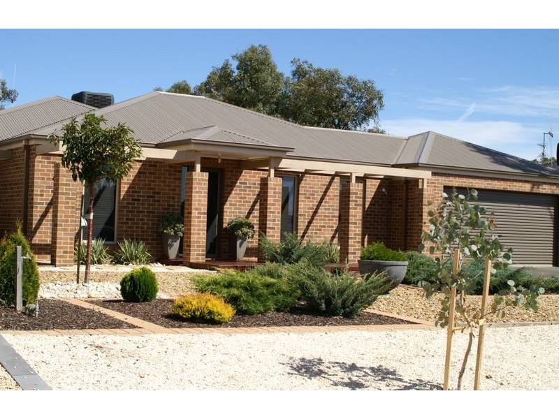 1 Marita Drive, Maiden Gully VIC 3551