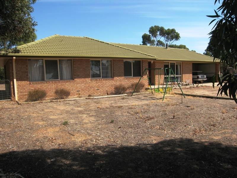 11 Emmaline Drive, Maiden Gully VIC 3551