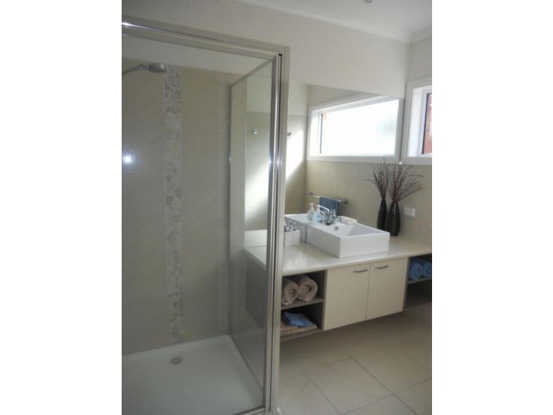 2/66 Lilac Street, Bendigo VIC 3550