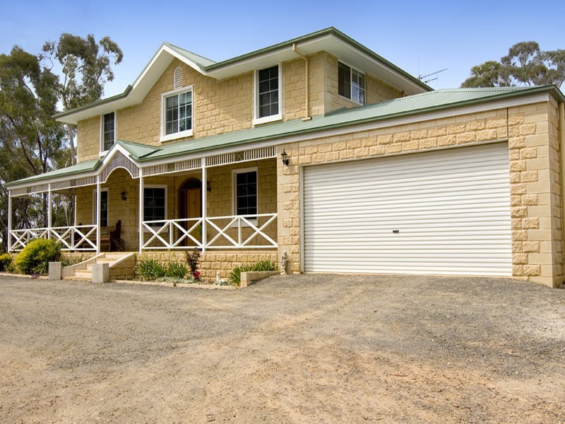 127 Axe Creek Road, Strathfieldsaye VIC 3551