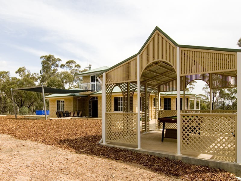 127 Axe Creek Road, Strathfieldsaye VIC 3551