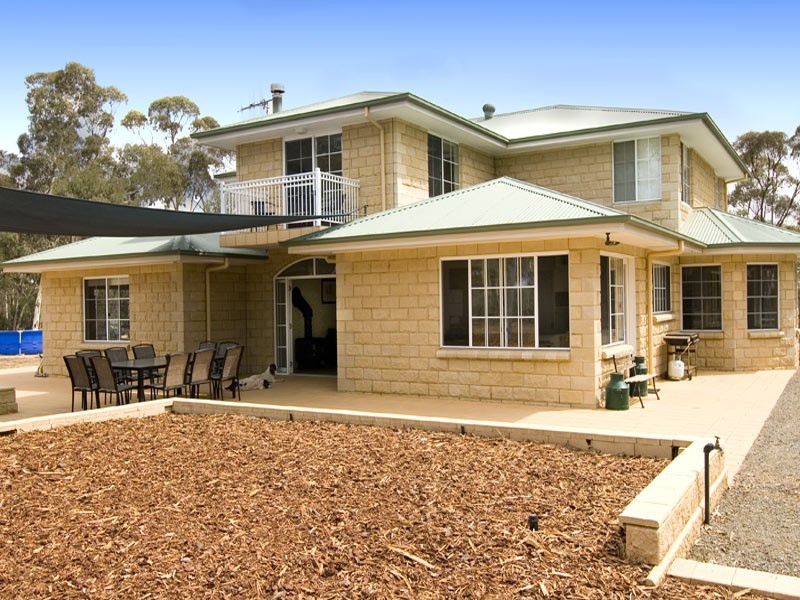 127 Axe Creek Road, Strathfieldsaye VIC 3551