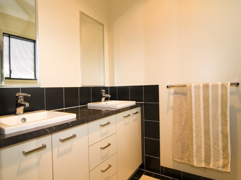1 Philden Way, Spring Gully VIC 3550