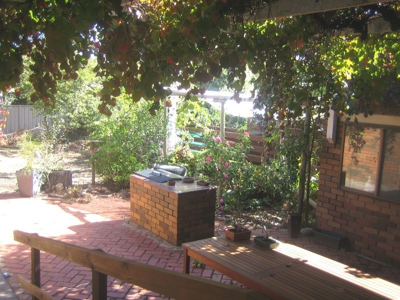 8 cheriton drive, Strathdale VIC 3550