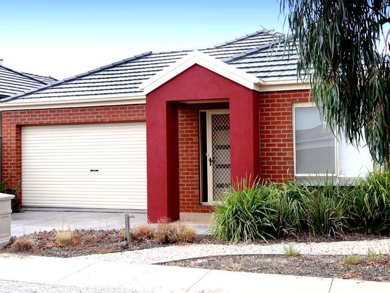 10 Manna Gum Drive, Epsom VIC 3551