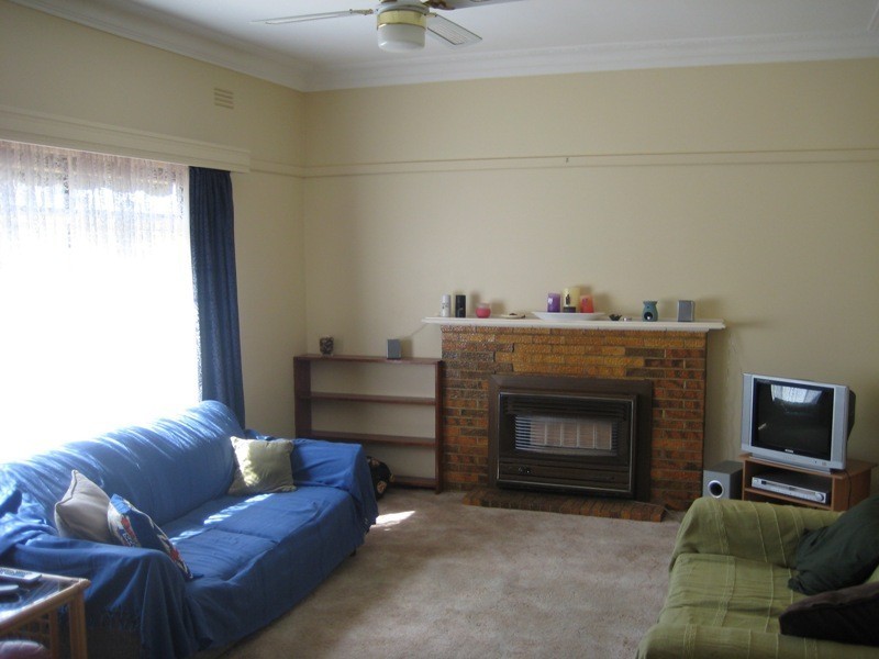 32 Carpenter Street, Kangaroo Flat VIC 3555