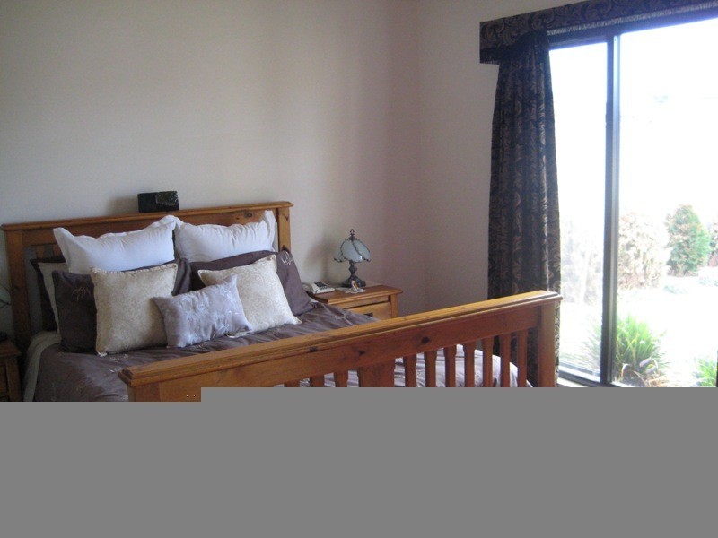 12 Julian Court, Epsom VIC 3551