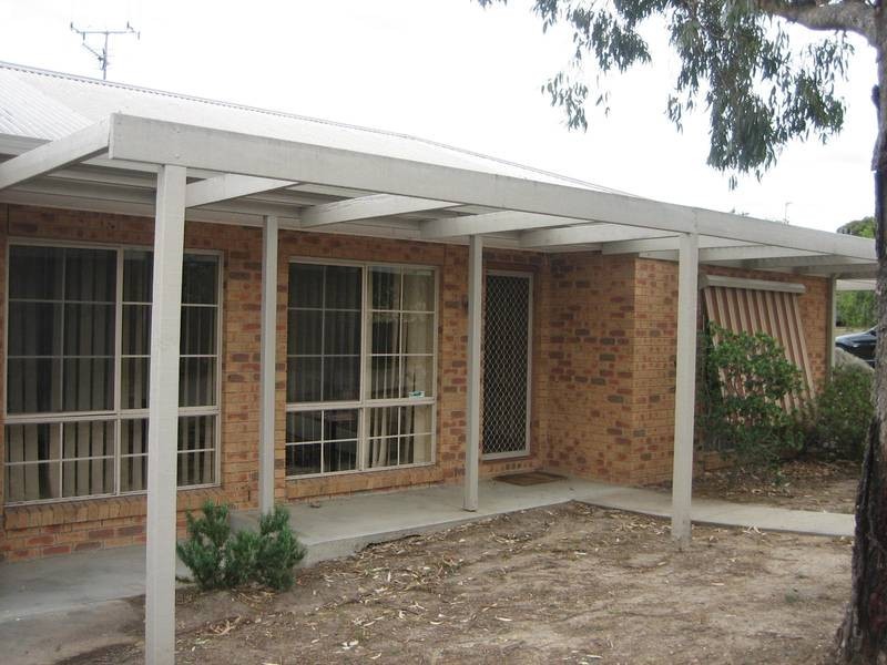 1 & 2/26 Warranwah Drive, Strathdale VIC 3550