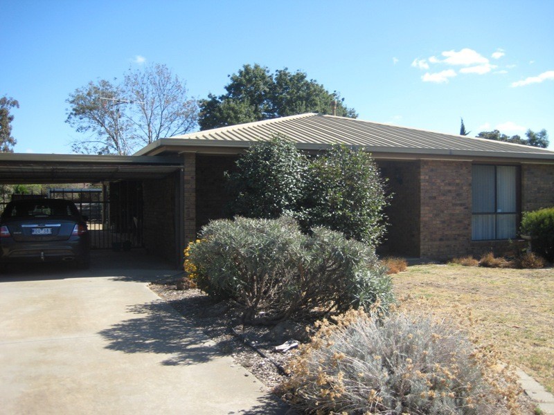 9 louey, White Hills VIC 3550