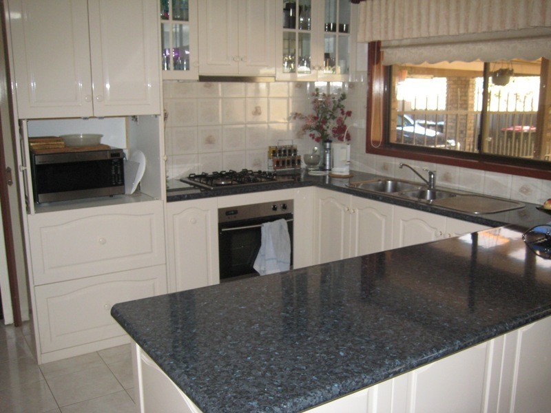 9 louey, White Hills VIC 3550