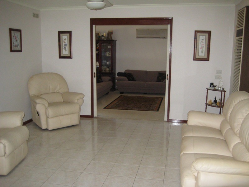9 louey, White Hills VIC 3550