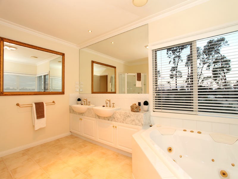 20 Weatherby Drive, Bendigo VIC 3550