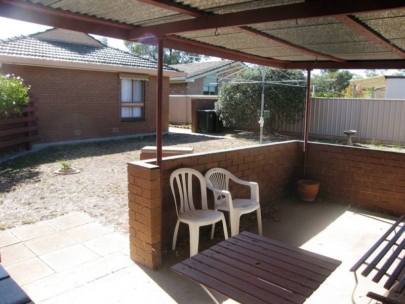 6 Osborn Avenue, Kangaroo Flat VIC 3555