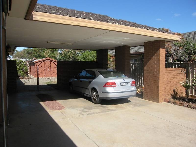 6 Osborn Avenue, Kangaroo Flat VIC 3555