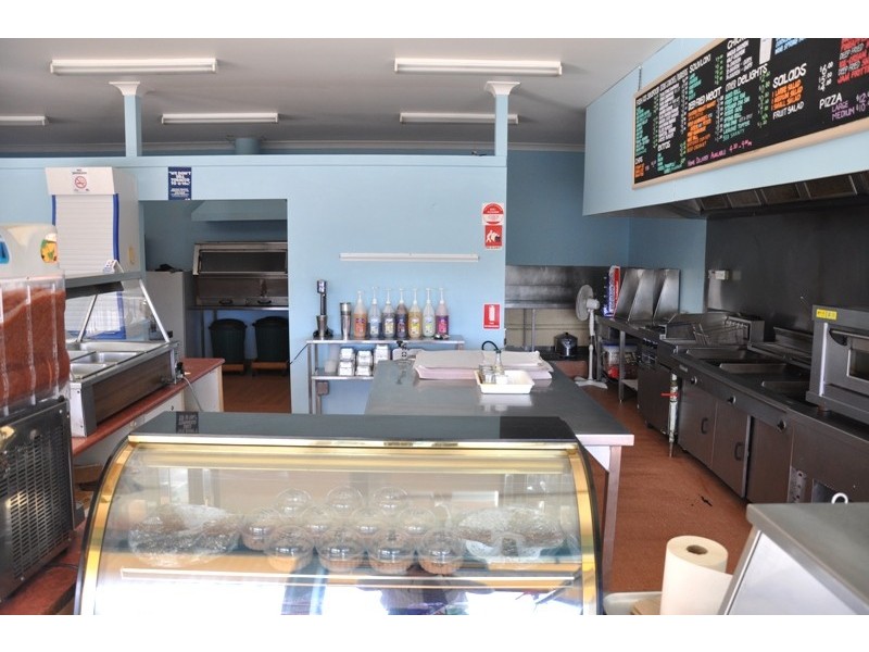 22-24 Hammer Street, Flora Hill VIC 3550