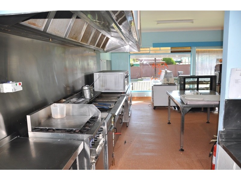 22-24 Hammer Street, Flora Hill VIC 3550