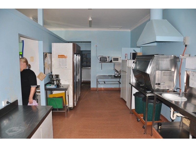 22-24 Hammer Street, Flora Hill VIC 3550