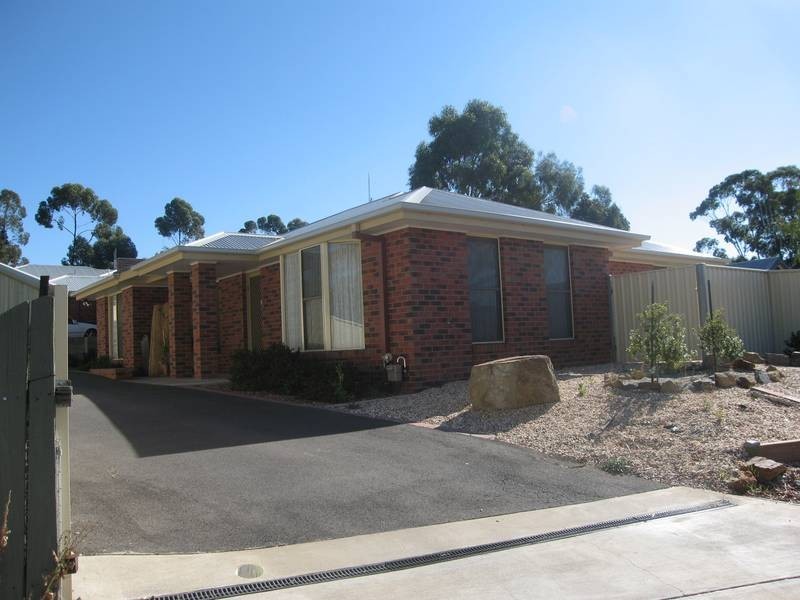 1/102B Chum Street, Golden Square VIC 3555