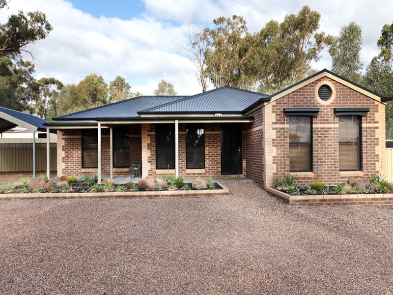 21 Bedarra Court, Maiden Gully VIC 3551