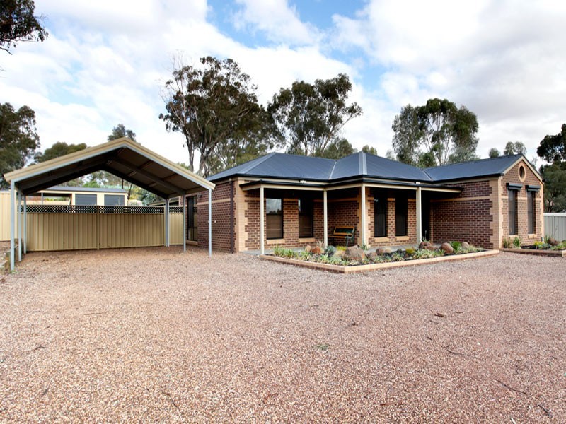 21 Bedarra Court, Maiden Gully VIC 3551