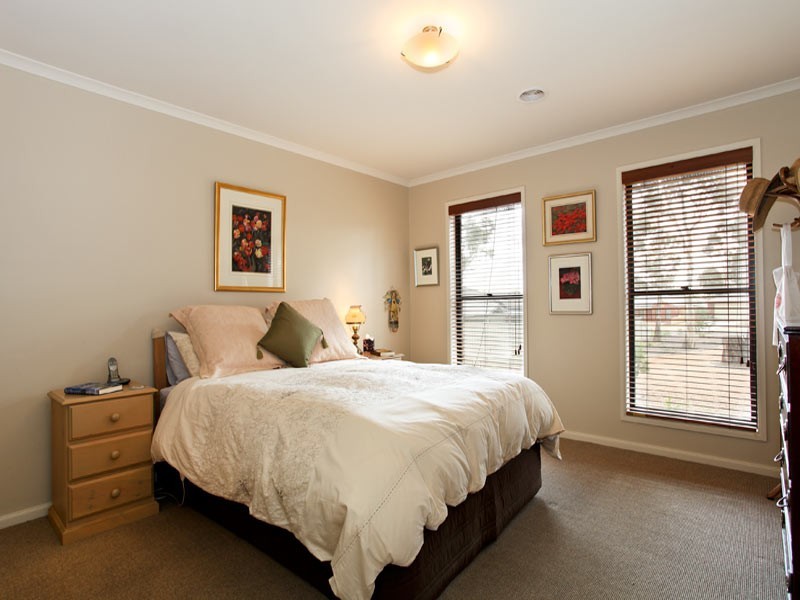 21 Bedarra Court, Maiden Gully VIC 3551