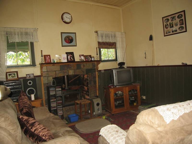 8 Thompson Street, Long Gully VIC 3550