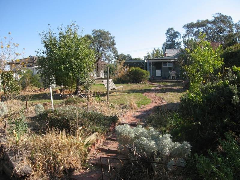 8 Thompson Street, Long Gully VIC 3550