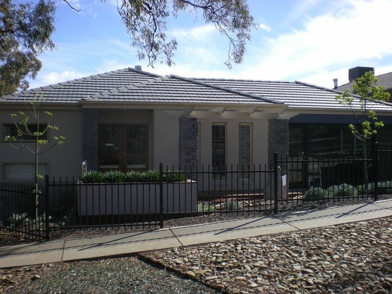 1 Harley Street, Strathdale VIC 3550