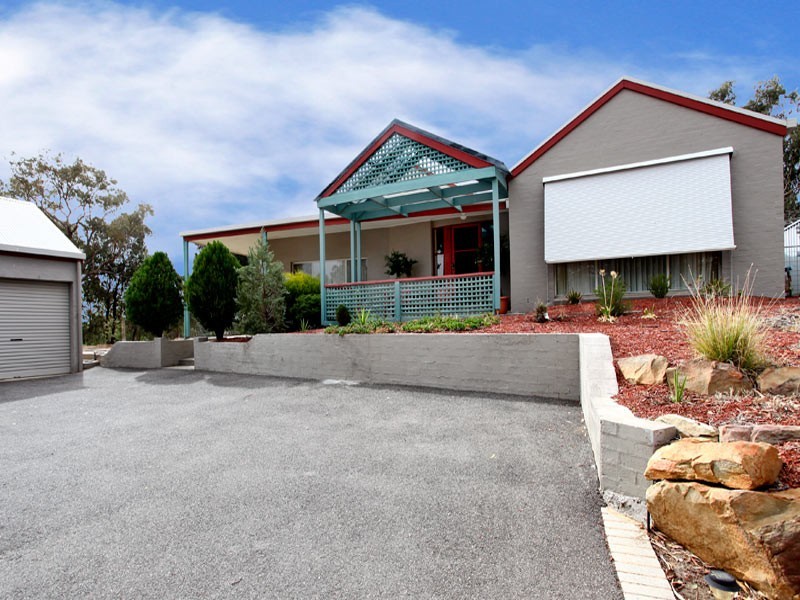 7 Walker Drive, Spring Gully VIC 3550