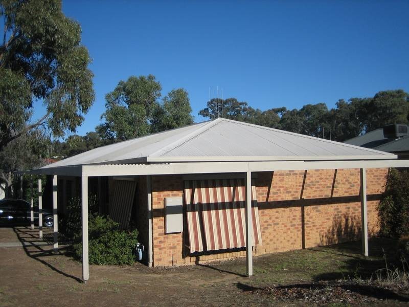 1&2/26 Warranwah Drive, Strathdale VIC 3550