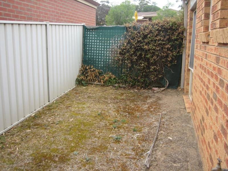 1&2/26 Warranwah Drive, Strathdale VIC 3550