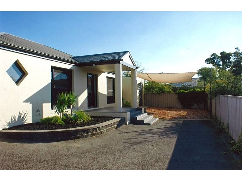 2/6 Magazine Boulevard, Golden Square VIC 3555