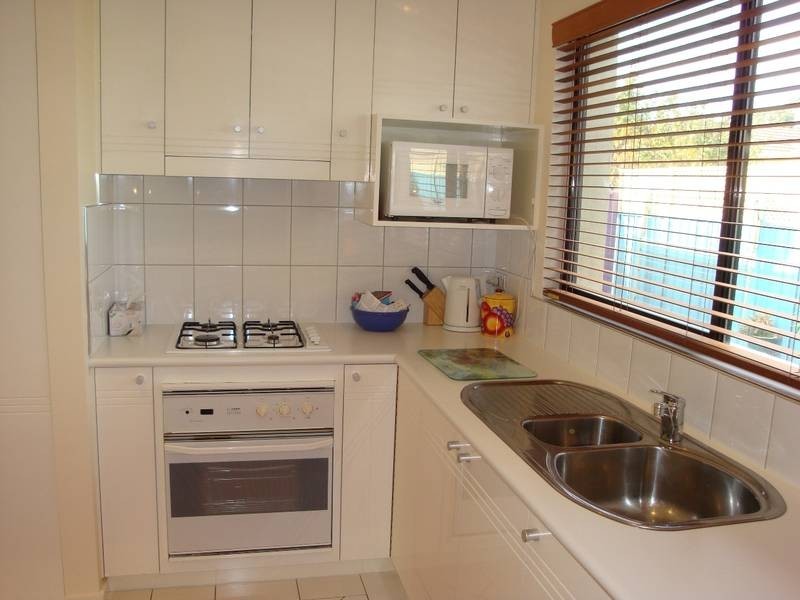 2/6 Magazine Boulevard, Golden Square VIC 3555