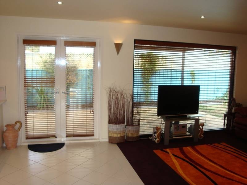 2/6 Magazine Boulevard, Golden Square VIC 3555