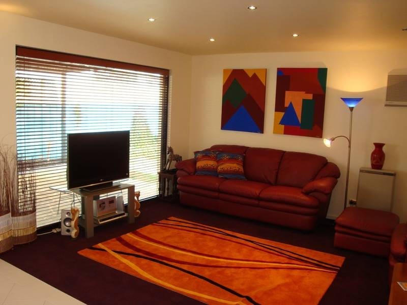 2/6 Magazine Boulevard, Golden Square VIC 3555