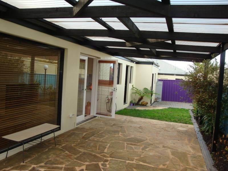 2/6 Magazine Boulevard, Golden Square VIC 3555