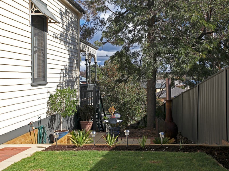 122 Eaglehawk Road, Bendigo VIC 3550