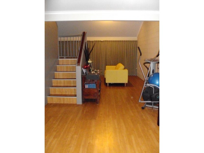 2/8 Heyington Place, Strathdale VIC 3550