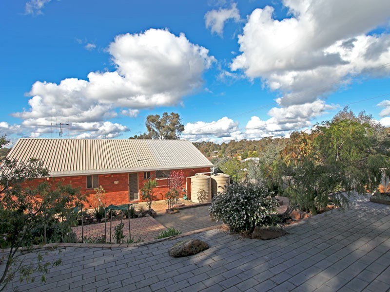 2/8 Langford Court, Strathdale VIC 3550