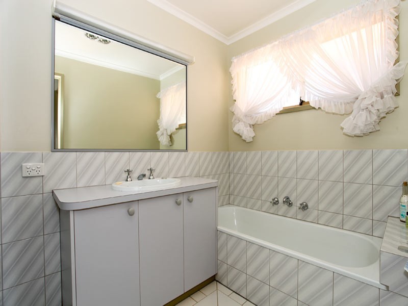 2/8 Langford Court, Strathdale VIC 3550