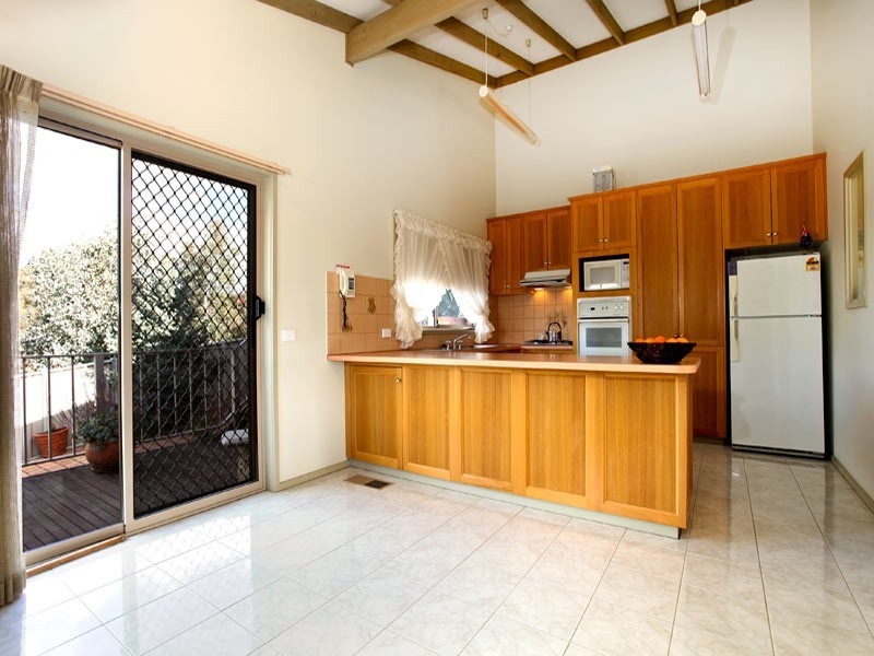 2/8 Langford Court, Strathdale VIC 3550