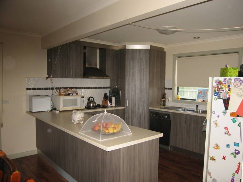 21 Crusoe Road, Kangaroo Flat VIC 3555